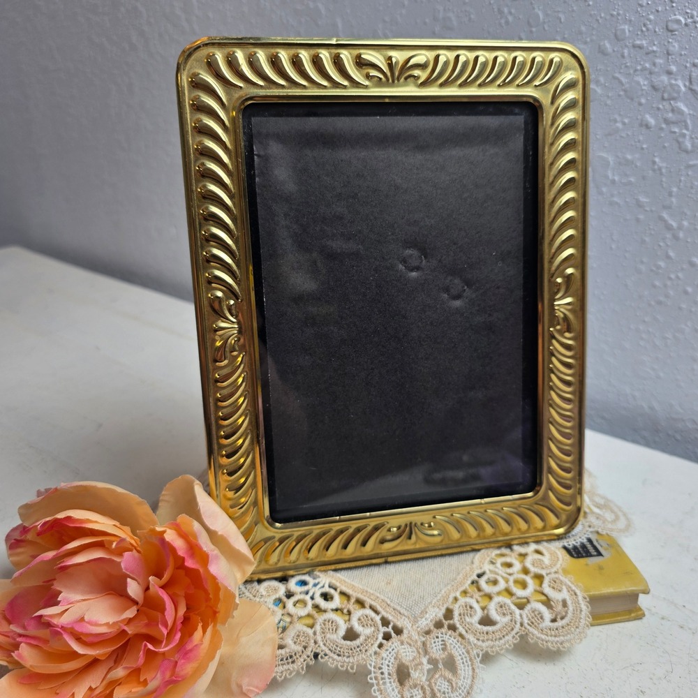 Vintage 80s Gold Ornate Embossed Metal Picture Frame Tabletop‎ Easel Back